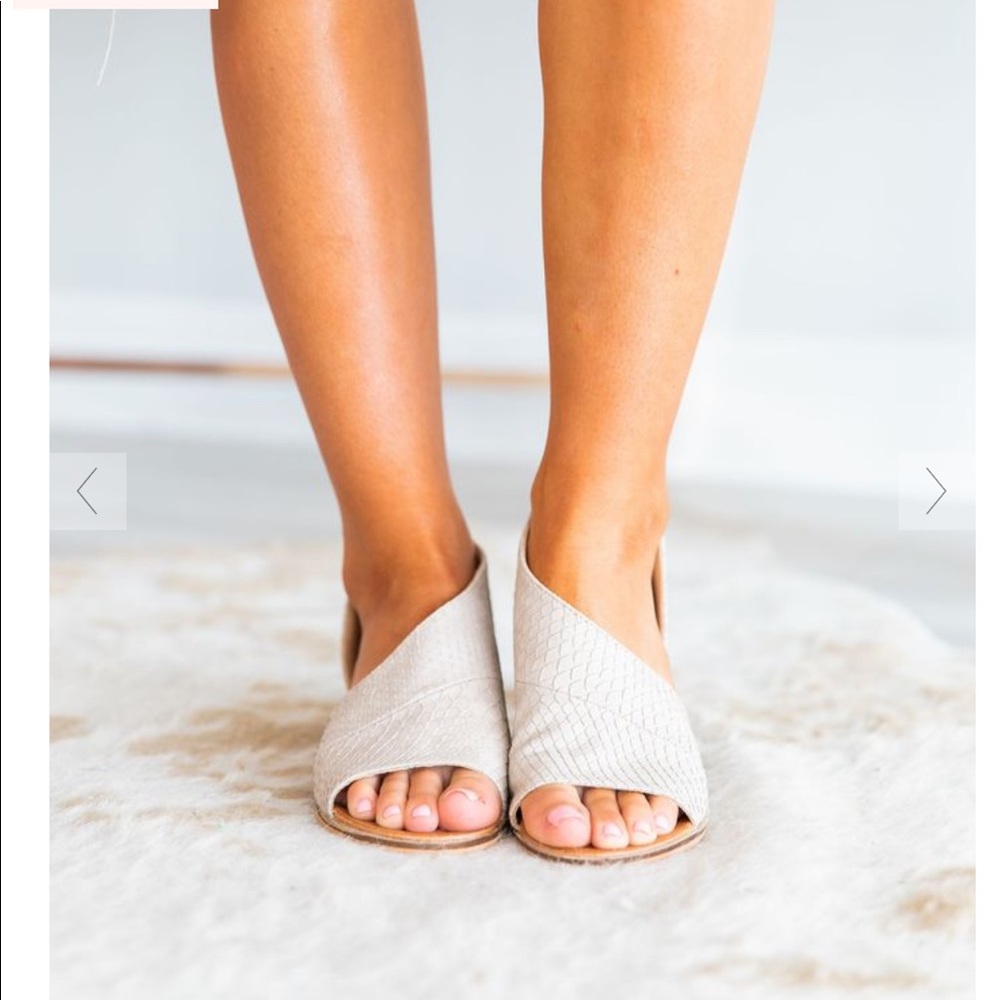 Take Your Love Flats, Taupe